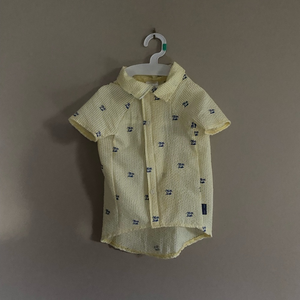 Coats and Tails | Collard shirt